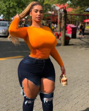 Plus size model Carmela Habibi photo, video, instagram, height and weight